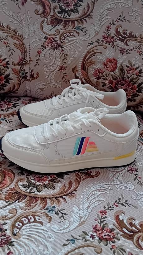 Dámske tenisky z rakúska nové,veľ.41, 41