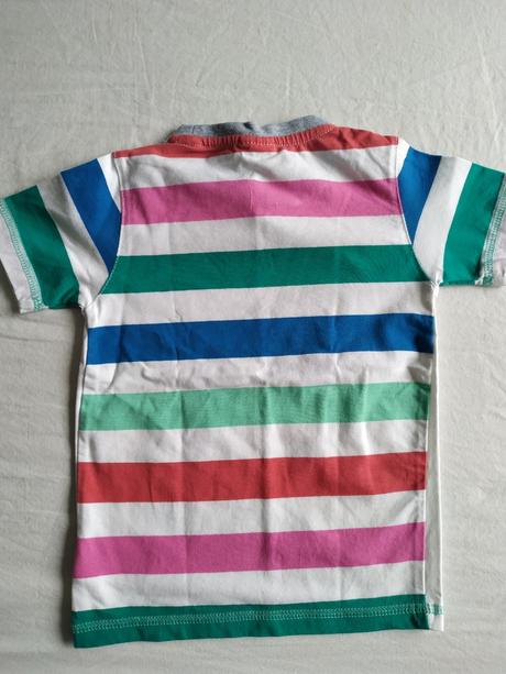 Milé tričko s motívom auta,pásiky na chrbte nové, 86