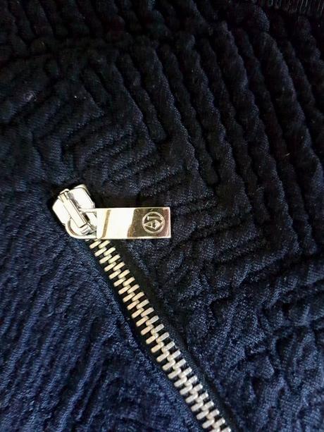 Pecka armani jeans p.c.220 eur, armani,s