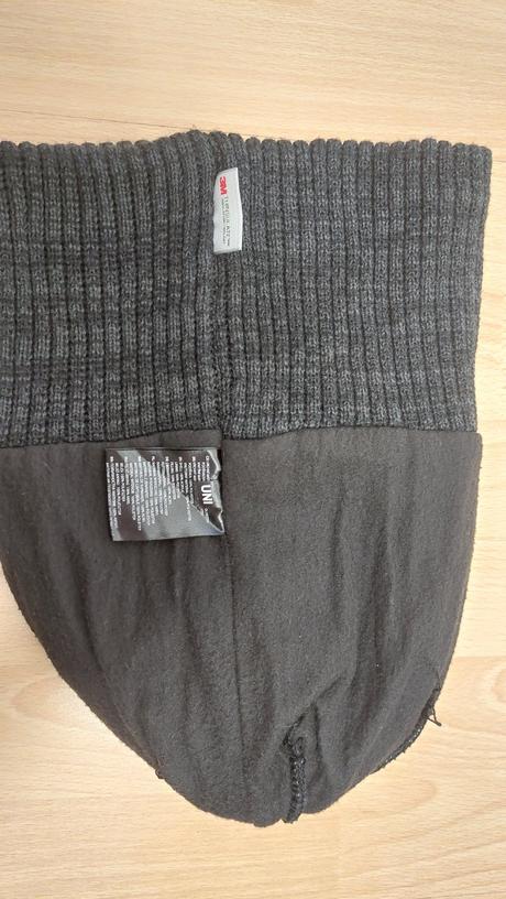 Zimná teplá čiapka,