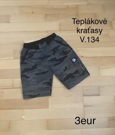 Teplákové kraťasy, 134