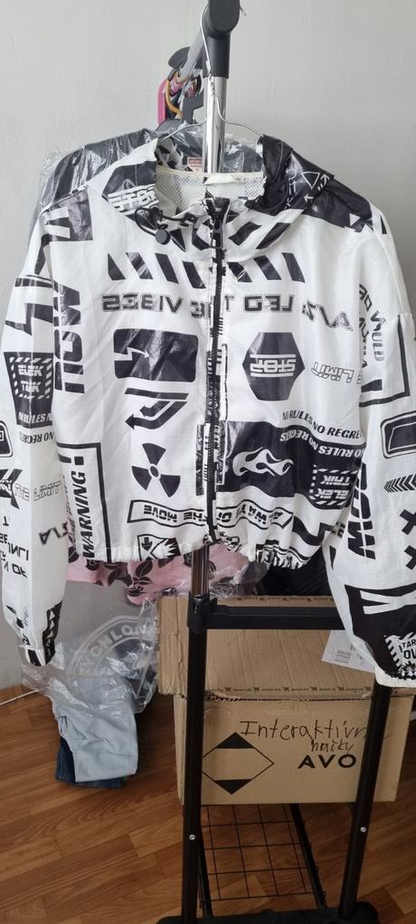 Bundicka-croptopova, bershka,xs
