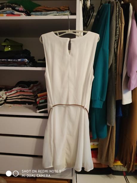 Biele minišaty s opaskom - l/ xl, l