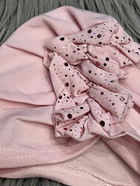 Dievčenská čiapka s riasením, 56