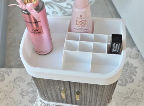 Organizér na kozmetiku,