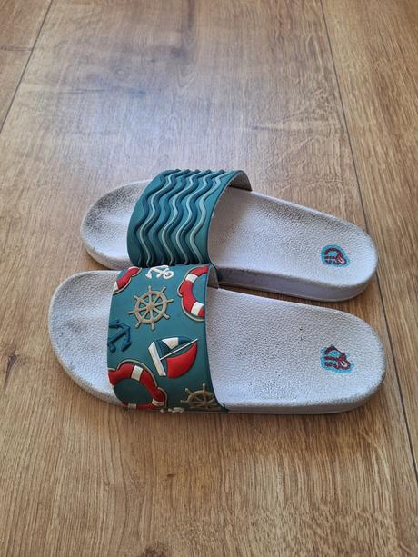 Šľapky dedoles, 33