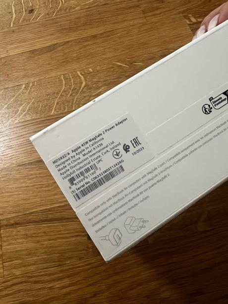 Nabíjačka na macbook, apple