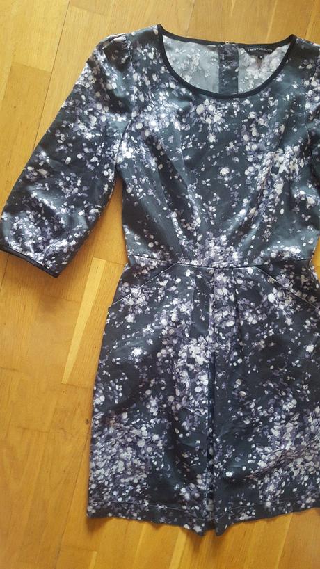 Saténové šaty, 36