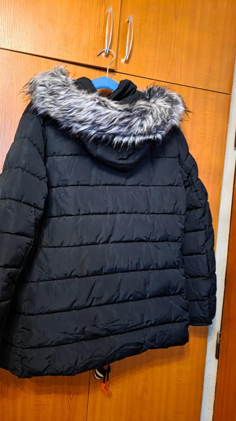 Tepla damska vetrovka48 zn.c&a, c&a,48