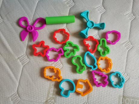 Play doh shape to life studio, 