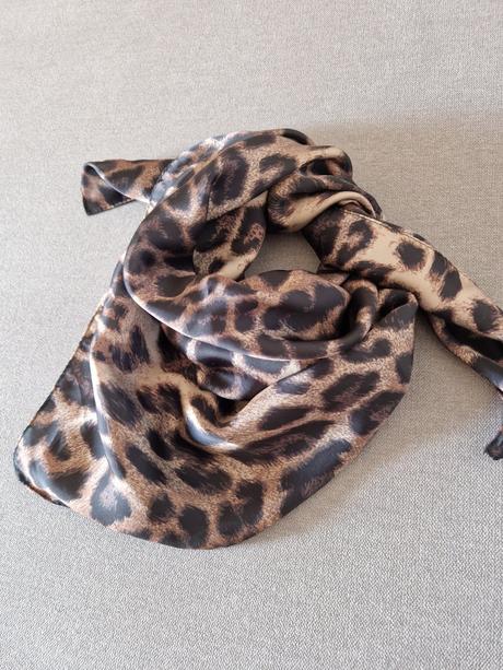 Šatka-nová    darujem k nákupu, 