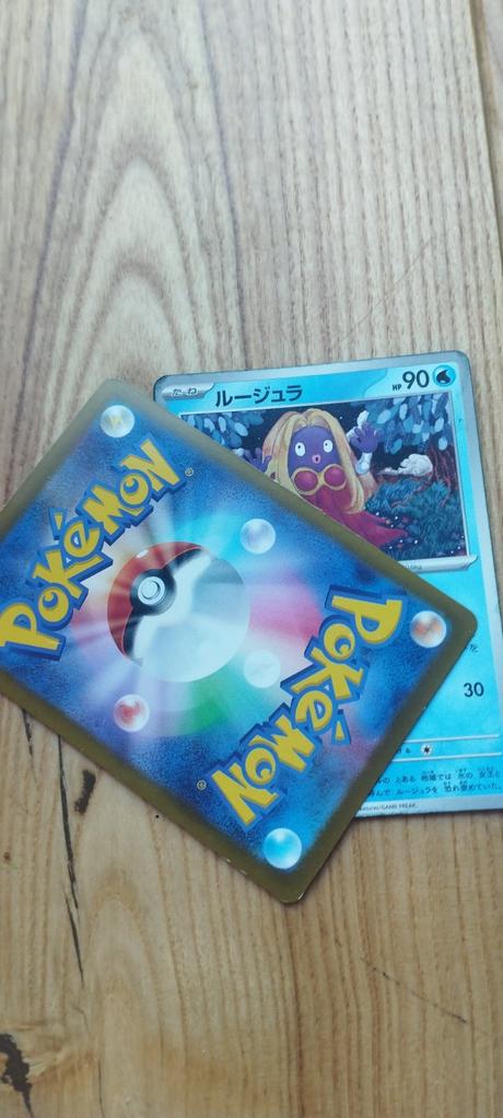 Pokémon karty 320 ks, 