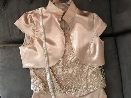 Spoločenské saty, 42