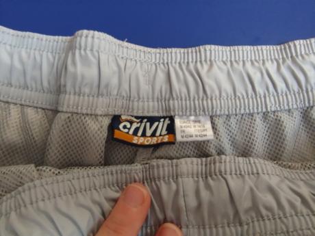 Bezecke sortky, crivit,m