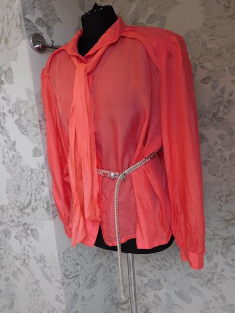 Pekna vzdušna bluzka, 46