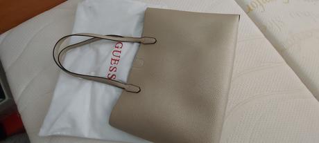 Kabelka guess, guess