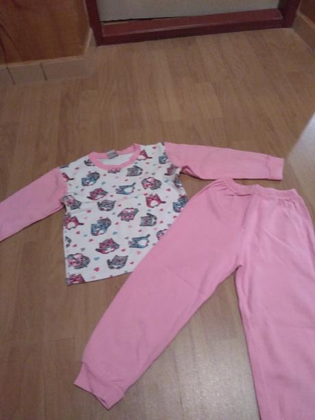 Dievčenské pyzamo, 110