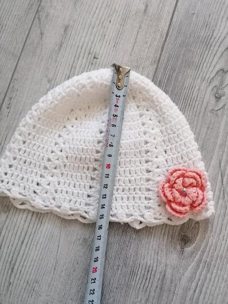 Hačkovaná čiapočka, 92