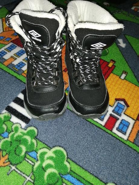 Predám krásne zimné topánočky, umbro,28