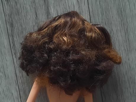 Barbie teresa fashion fever s náhrdelníkom 2005, 