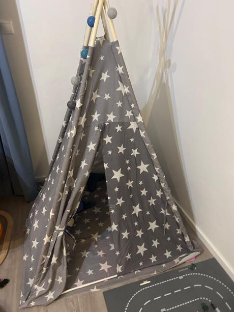 Teepee stan s hviezdičkami, 