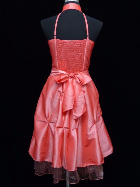 Kratke spolocenske saty, 44