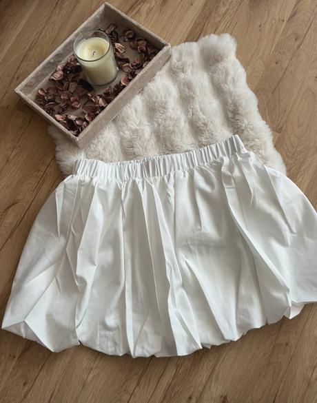 Biela balónová sukňa, l