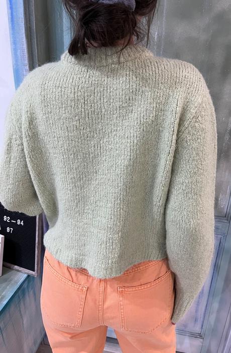 Sveter reserved, reserved,s