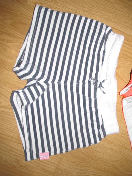 Pásikované šortky v. 146, 146