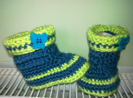 Háčkované čižmičky, <17