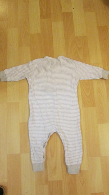 Overal   "i keep my mummy and daddy awake", reserved,68