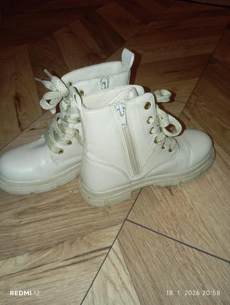 Vysoké topánočky, 30