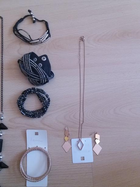 Bižutéria  - rôzne, 