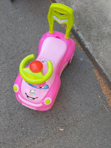 Predám odrážadlo autíčko, 