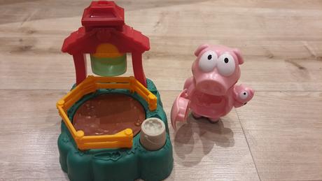 Hracky s plastelinou a ine, 