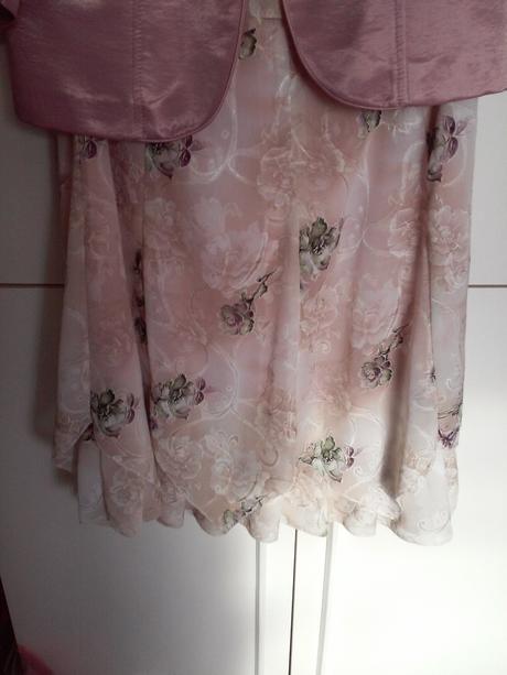 Spoločenská kostým, 40