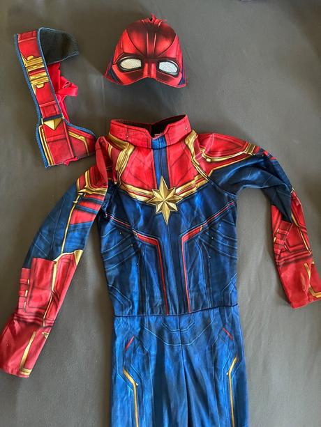 Kostým captain marvel,