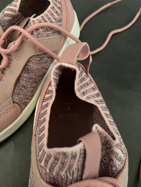 Nasúvacie tenisky, 36