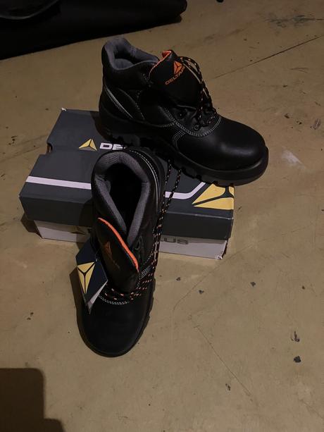 Bezpečnostné topánky, 43