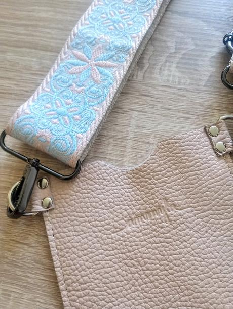 Kožené púzdro na mobil, ammyla