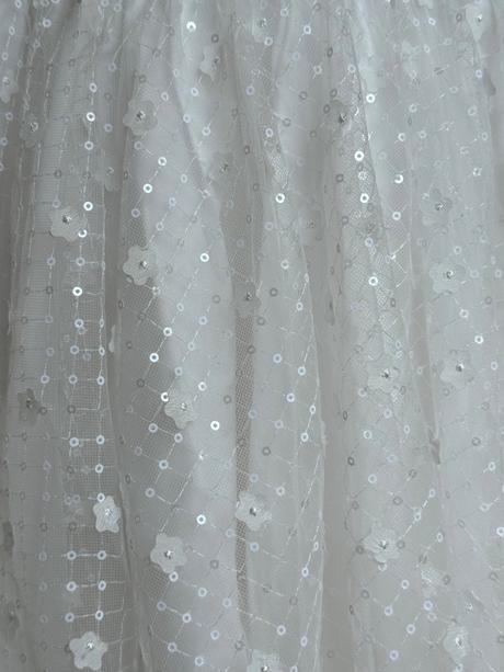 Dievčenské šaty, 110