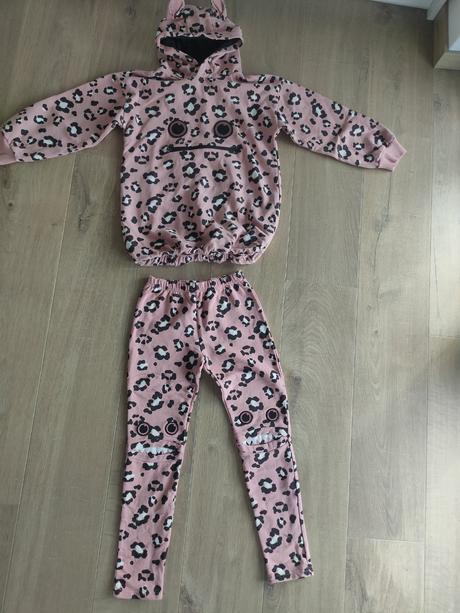 Dievčenská súprava, 134