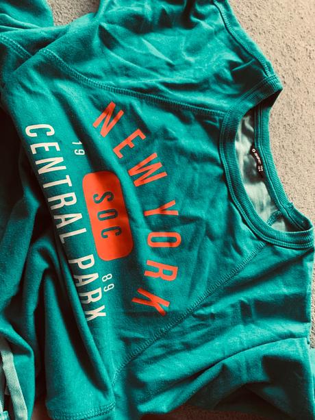 Dievcenska mikina, 158