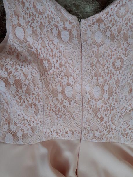 Elegantné šaty, 40