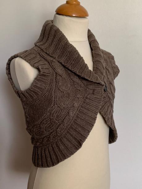 Esprit krátka štrikovaná vestička, esprit,104