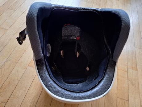 Lyžiarska prilba, s