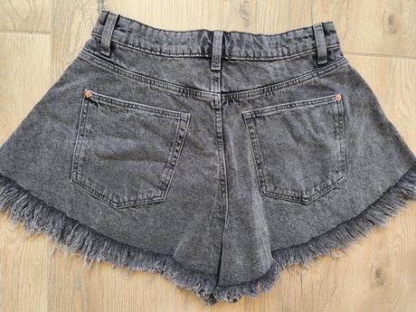 Sukňo-kraťasy, sinsay,m