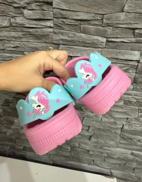 Gumené šľapky, 27