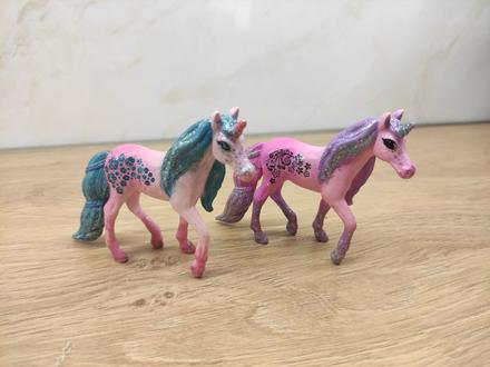 Schleich - farebne koniky,