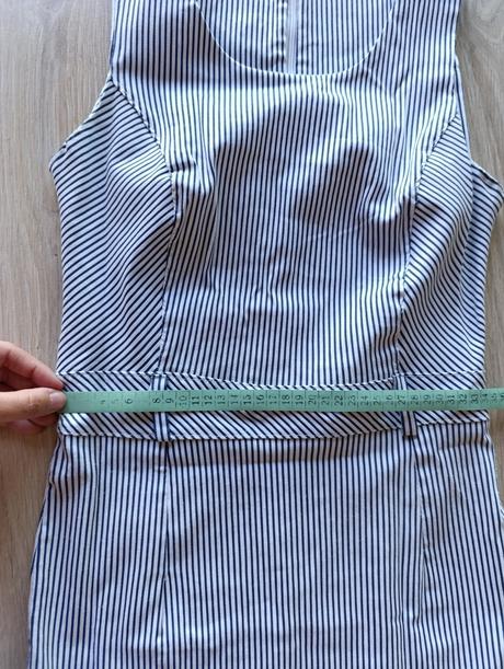 Dámske šaty prúžkované, s